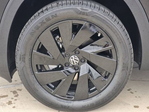 New 2026 Volkswagen Atlas SE FWD image 9
