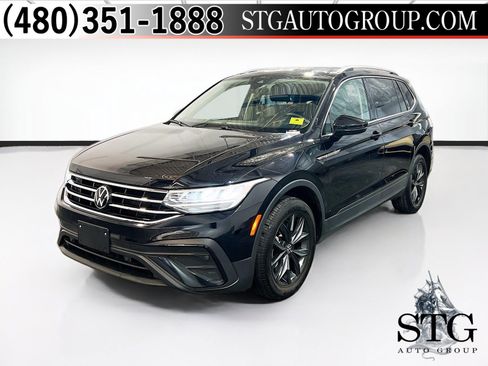 Used 2024 Volkswagen Tiguan SE FWD image 1