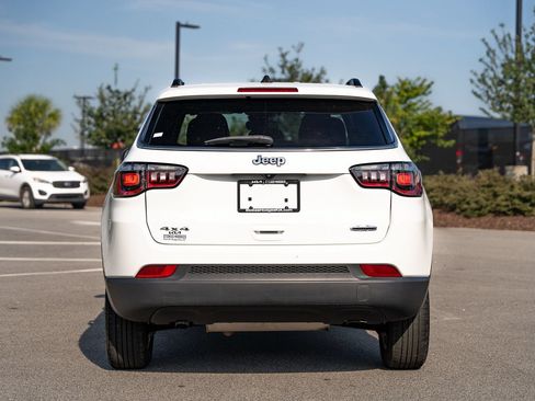 Used 2024 Jeep Compass Latitude AWD/4WD image 6