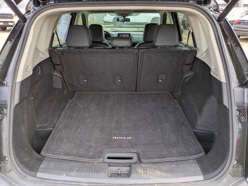 Used 2022 Nissan Rogue SV w/ SV Premium Package FWD image 13