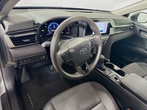Used 2025 Toyota Camry LE FWD image 10
