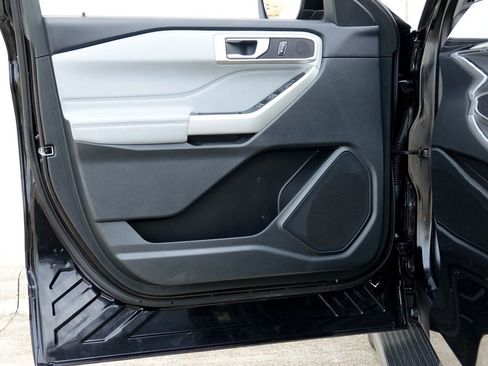 Used 2023 Ford Explorer XLT w/ Equipment Group 202A image 35