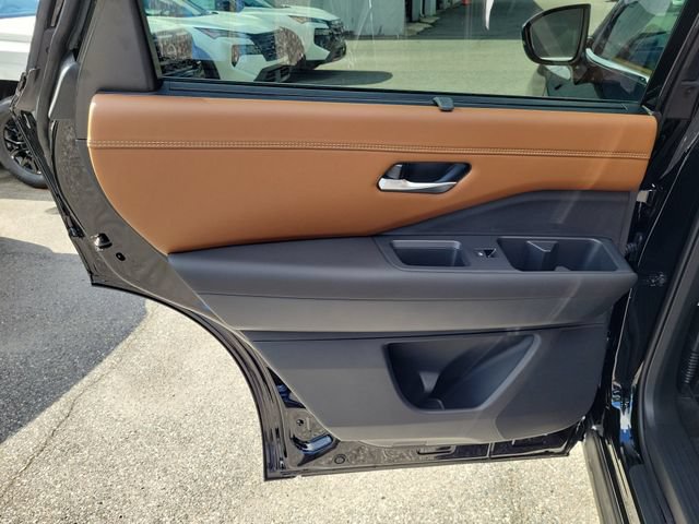 New 2026 Nissan Pathfinder Platinum AWD/4WD image 14