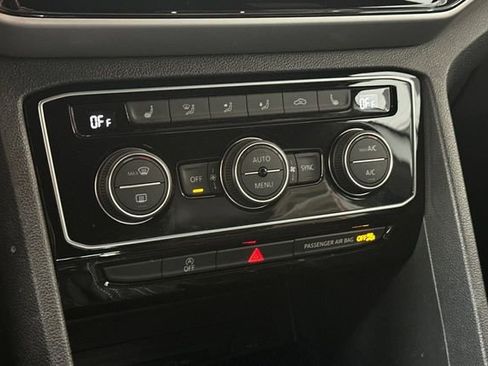 Certified 2022 Volkswagen Atlas Cross Sport SE image 25