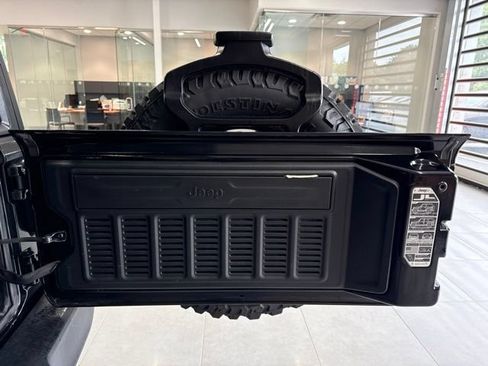 Used 2020 Jeep Wrangler Sport AWD/4WD image 38