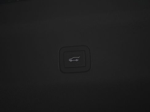 Used 2025 GMC Yukon XL Denali w/ Sun & Power Step Package AWD/4WD image 18