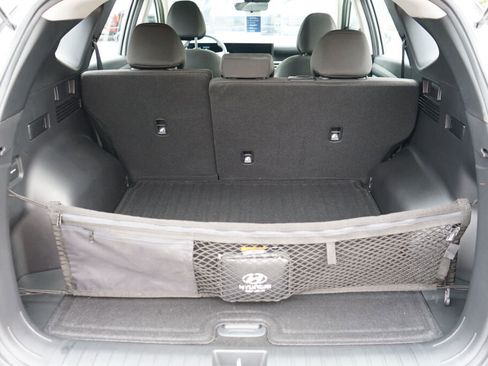 Certified 2025 Hyundai Tucson SE image 9