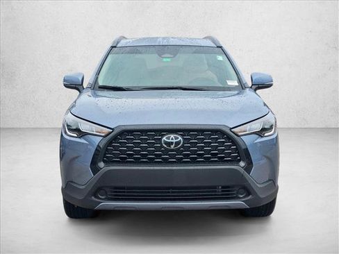 Used 2024 Toyota Corolla Cross LE image 2
