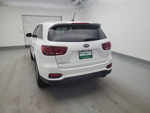 Used 2019 Kia Sorento AWD V6 image 6