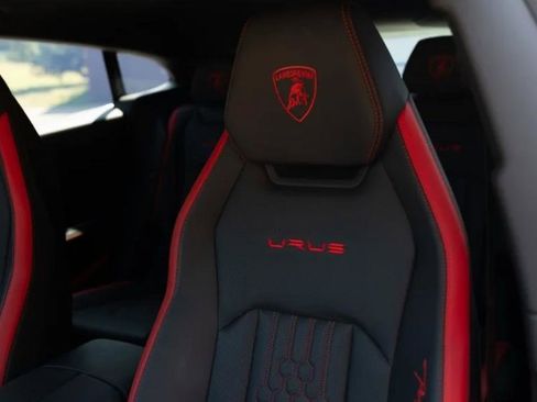 Used 2024 Lamborghini Urus Performante image 3