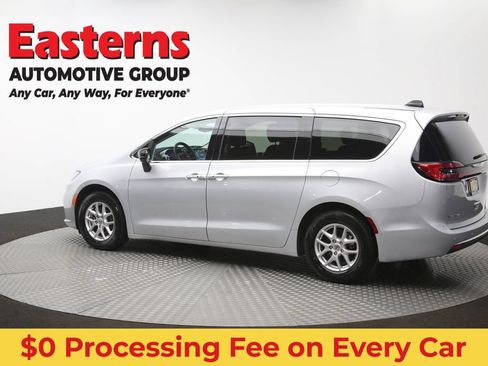 Used 2024 Chrysler Pacifica Touring-L FWD image 64
