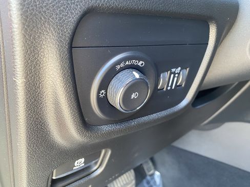 Used 2023 Jeep Grand Cherokee Overland image 20