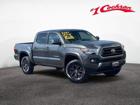 Used 2021 Toyota Tacoma SR5 AWD/4WD image 1