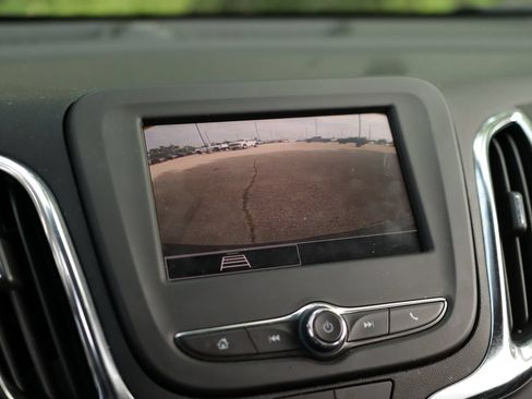 Used 2024 Chevrolet Equinox LT FWD image 14