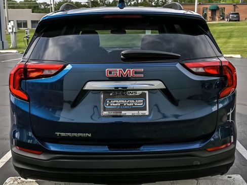 Used 2021 GMC Terrain SLE w/ Driver Convenience Package FWD image 9