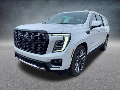 Used 2025 GMC Yukon XL Denali Ultimate w/ LPO, Floor Liner Package AWD/4WD image 15