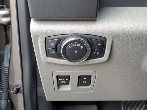 Used 2020 Ford F150 XLT w/ Equipment Group 302A Luxury AWD/4WD image 18