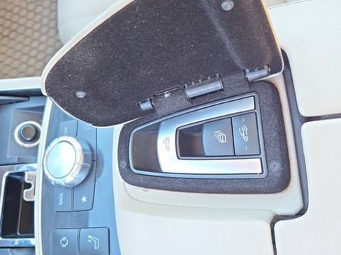 Used 2014 Mercedes-Benz E 350 Cabriolet image 31