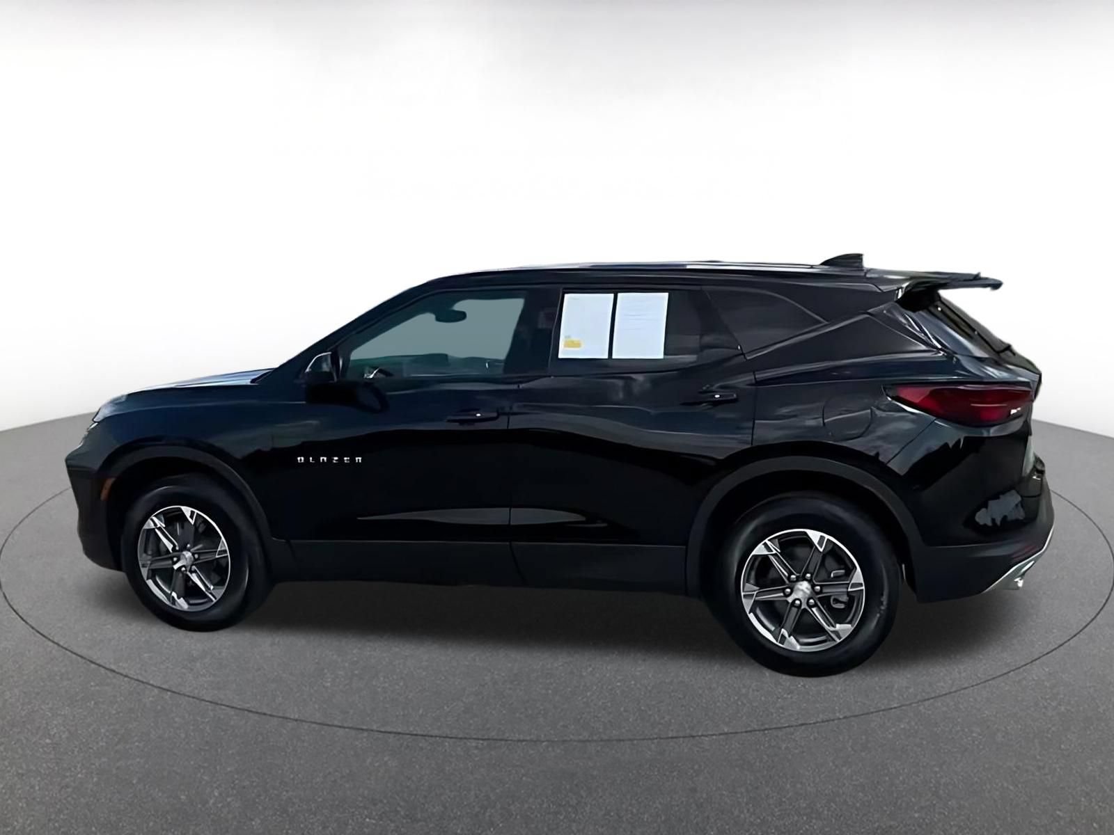 Used 2026 Chevrolet Blazer LT FWD image 9