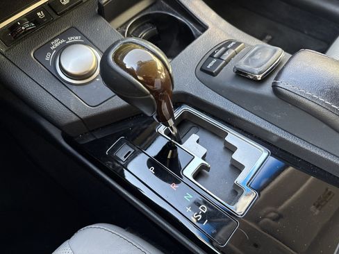 Used 2015 Lexus ES 350 w/ Luxury Package image 26