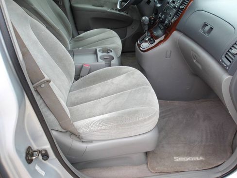 Used 2006 Kia Sedona EX FWD image 6