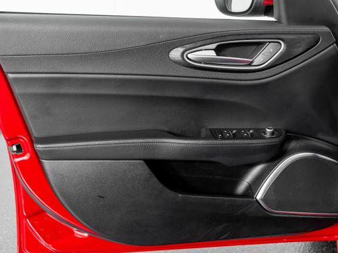 Used 2023 Alfa Romeo Giulia Sprint image 48