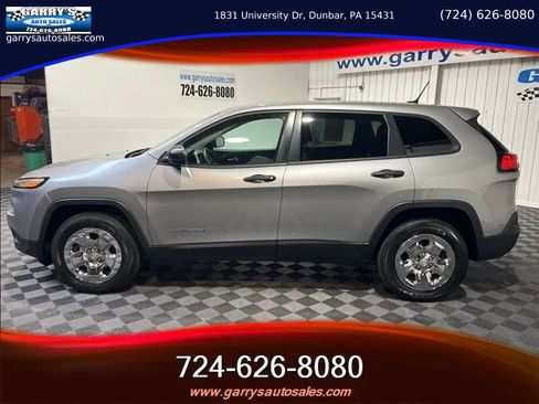 Used 2016 Jeep Cherokee Sport image 8