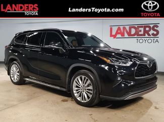 Used 2023 Toyota Highlander Platinum FWD video 1