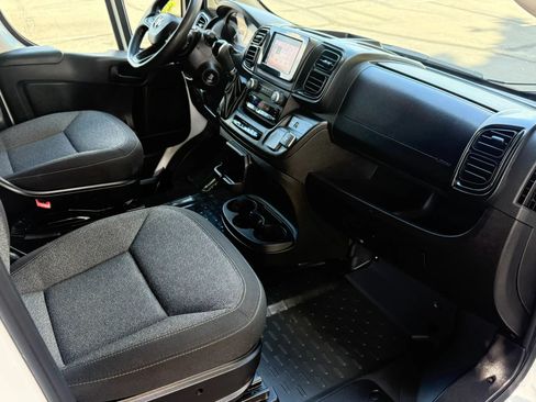 Used 2023 RAM ProMaster 2500 w/ Driver Convenience Group FWD image 13