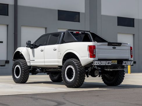 Used 2022 Ford F250 Lariat w/ Lariat Ultimate Package AWD/4WD image 12