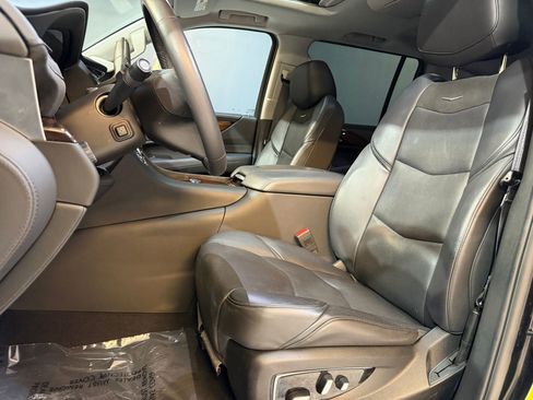 Used 2020 Cadillac Escalade ESV Premium Luxury AWD/4WD image 5