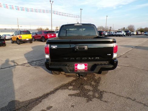 Used 2023 Toyota Tacoma TRD Off-Road w/ Technology Package image 6