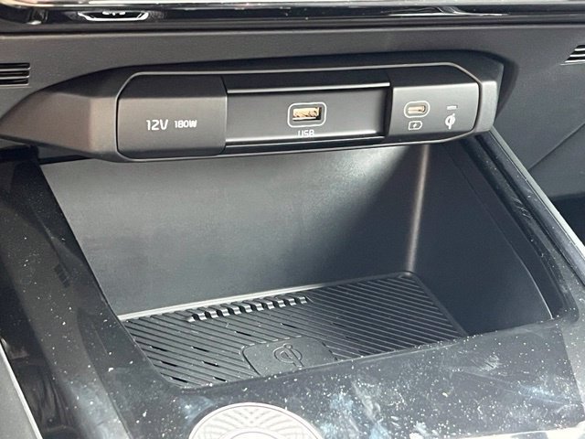 Certified 2025 Kia Niro Wind w/ Wind Preserve Package FWD image 27