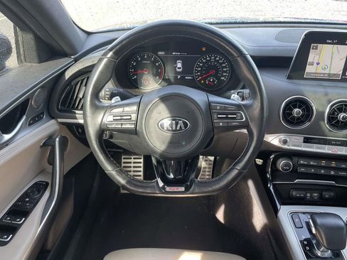 Used 2018 Kia Stinger GT2 image 24