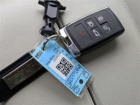 Used 2021 Land Rover Range Rover Velar R-Dynamic S image 38