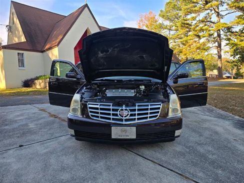 Used 2008 Cadillac DTS Luxury II image 31