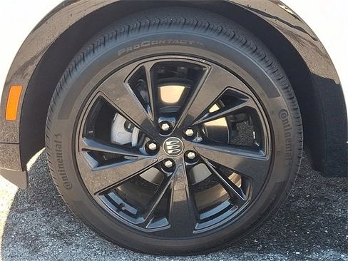 Certified 2025 Buick Envision Sport Touring image 8