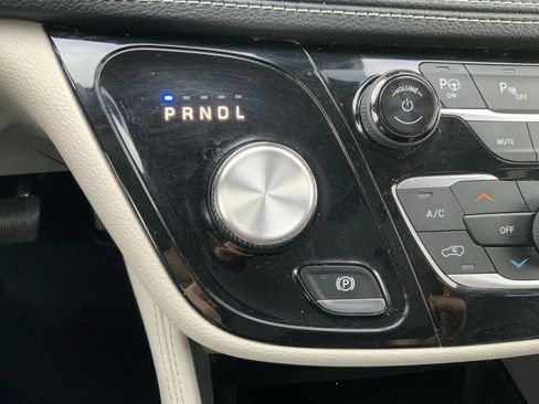 Used 2021 Chrysler Pacifica Limited w/ Premium & Safety Sphere Group image 55