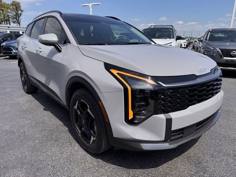 Used 2026 Kia Sportage EX w/ EX Panoramic Sunroof Package image 7