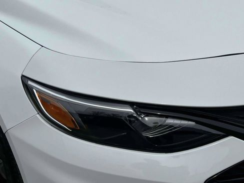Used 2021 Chevrolet Malibu LS w/ LPO, Convenience Package 2 FWD image 11