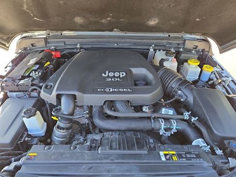 Used 2021 Jeep Gladiator Overland w/ Uconnect 4C Nav & Sound Group AWD/4WD image 37