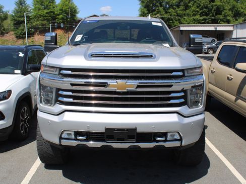 Used 2020 Chevrolet Silverado 2500 High Country w/ Z71 Off-Road Package AWD/4WD image 2