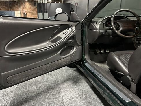 Used 2001 Ford Mustang GT image 42