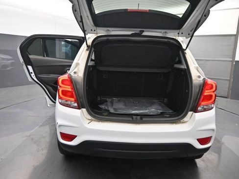 Used 2021 Chevrolet Trax LT w/ Sport Edition FWD image 8