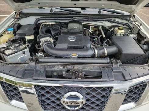 Used 2014 Nissan Frontier SV image 28