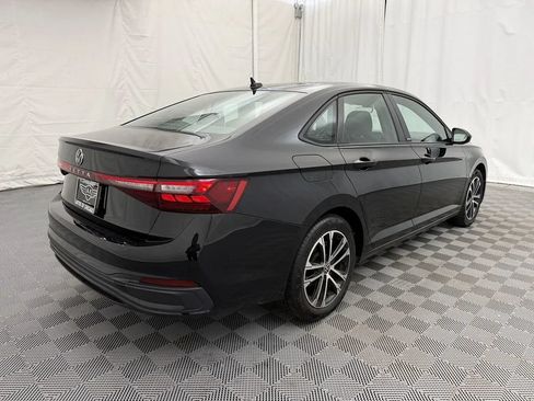 Used 2025 Volkswagen Jetta Sport FWD image 4