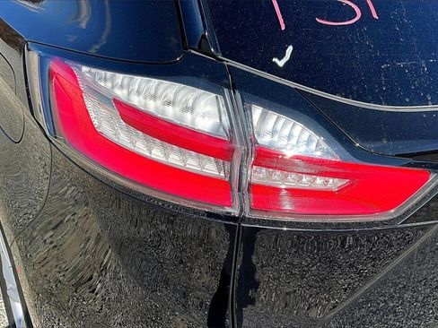 Used 2020 Ford Edge SEL image 27