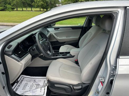 Used 2018 Hyundai Sonata SE FWD image 11