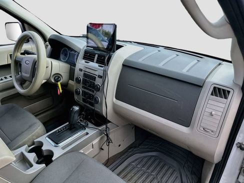 Used 2010 Ford Escape XLT FWD image 25
