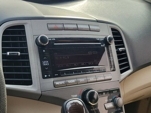 Used 2011 Toyota Venza FWD image 21